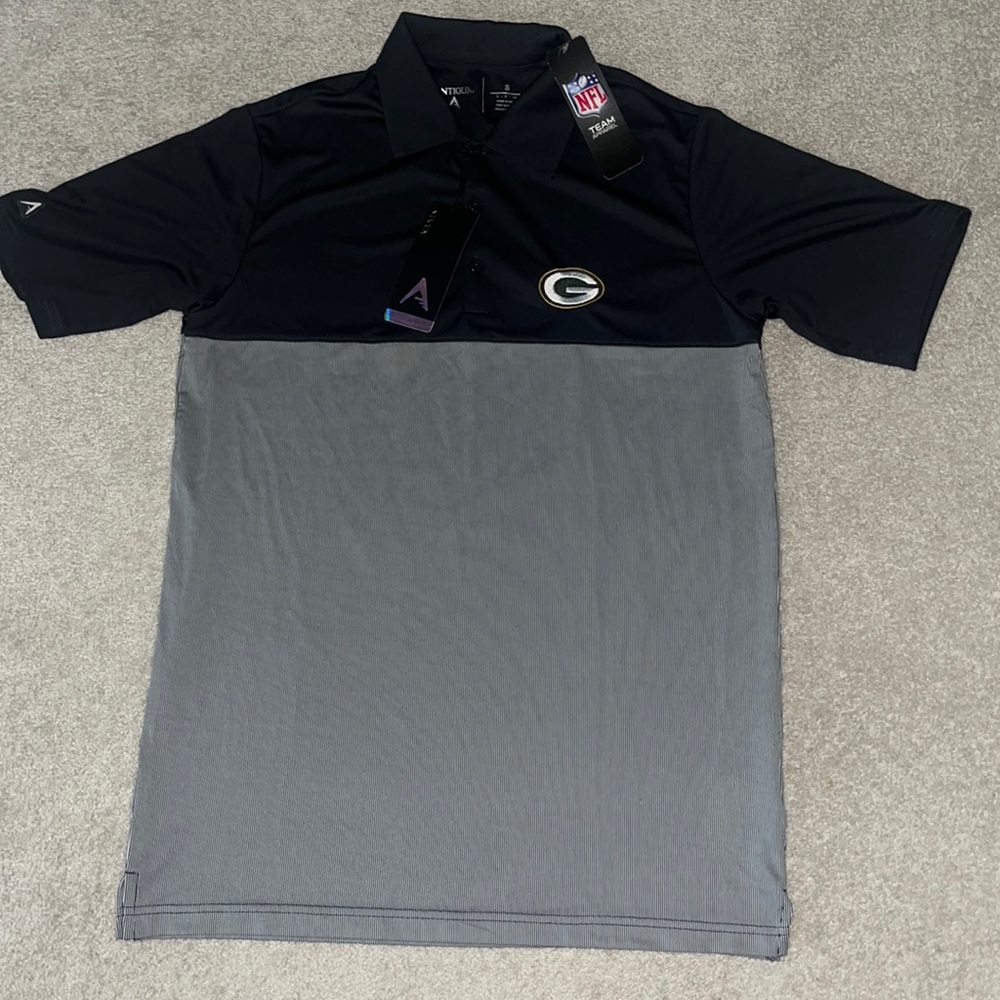 New with tags! 💚🤍💛 Men’s Green Bay Packers logoed Polo | Size Small